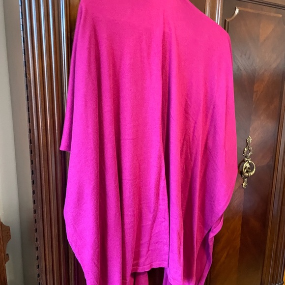 Echo one size shawl - Picture 4 of 4